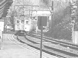 Photo of Train out of Bernardsville about to enter underpass