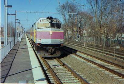 Photo of MBTA F40PH 1001