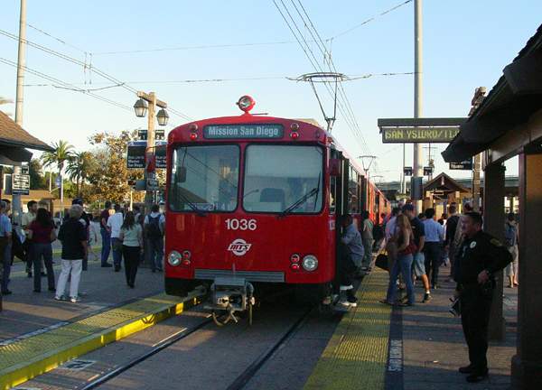 Photo of NB Trolley at Old Town