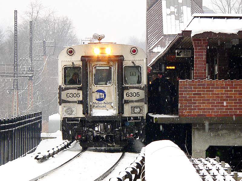 Photo of Train 932 To GCT At White Plains, NY