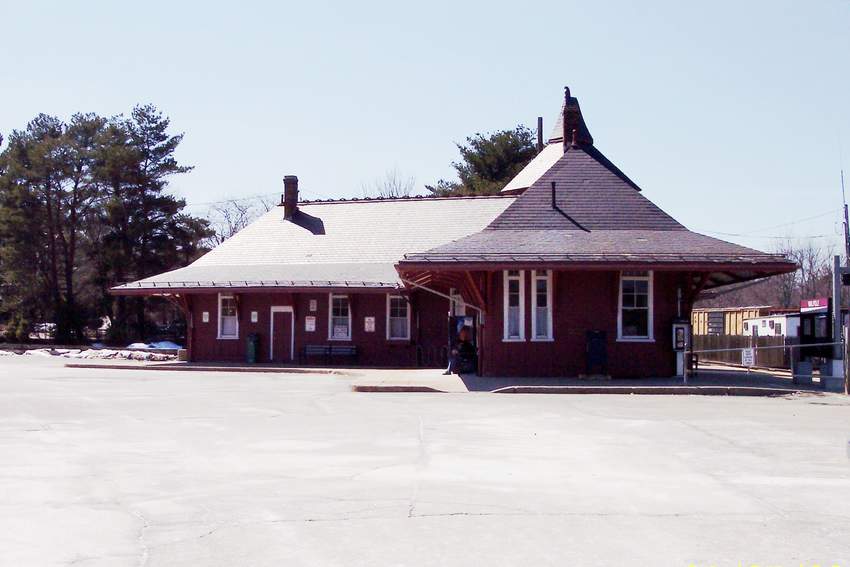 Photo of And the front of Walpole station.