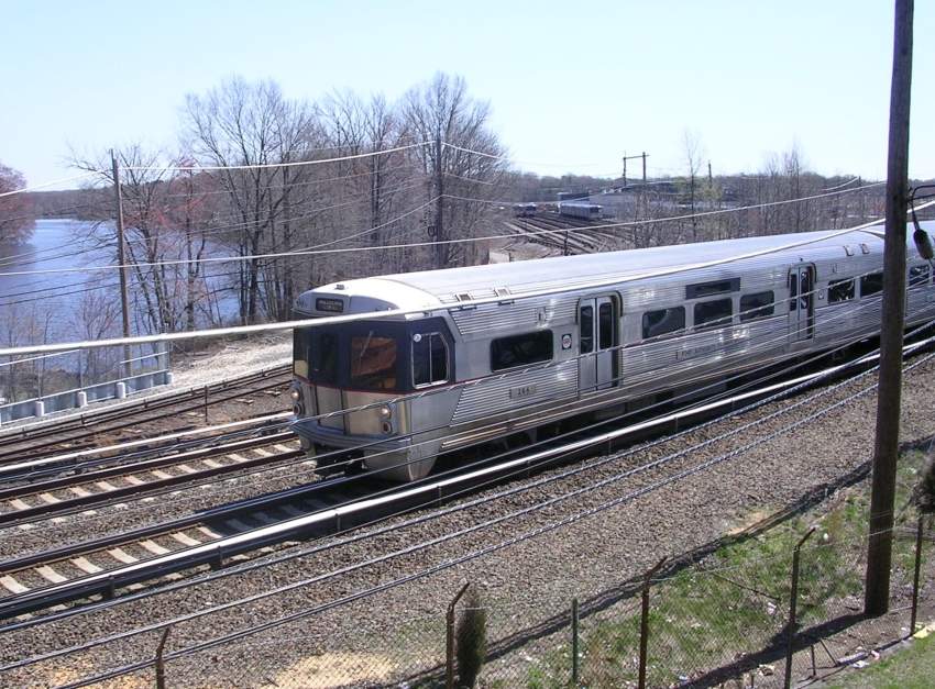 Photo of PATCO leaving Lindenwold
