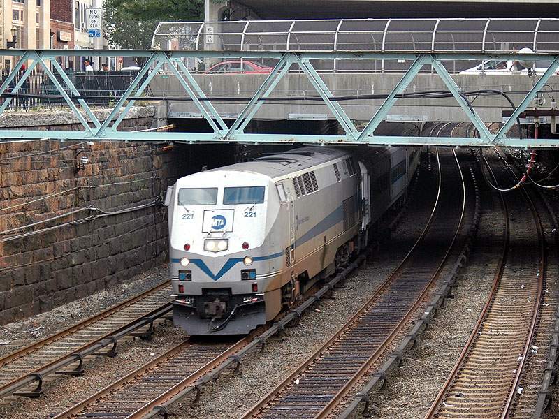 Photo of Train #1260 In Mount Vernon, NY