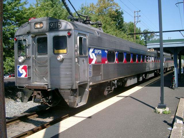 Photo of SEPTA train at Willow Grove, PA