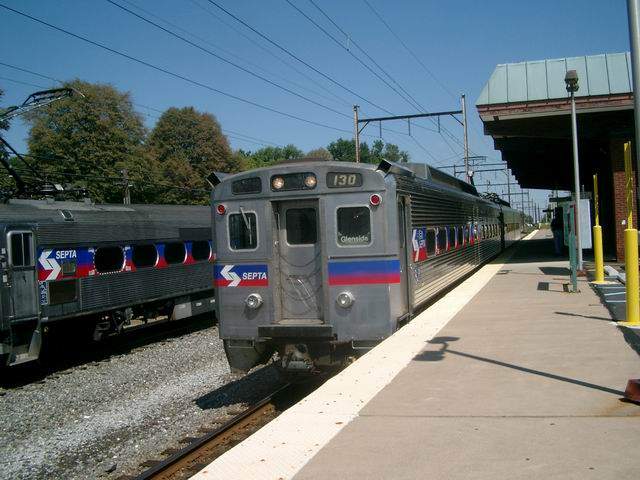 Photo of SEPTA train at Warminster, PA