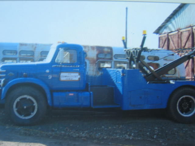 Photo of This is the Antique tow truck