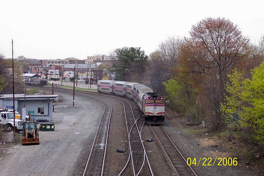Photo of MBTA commuter rail train rounding the bend.