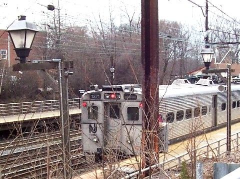 Photo of NJT departing from Metuchen