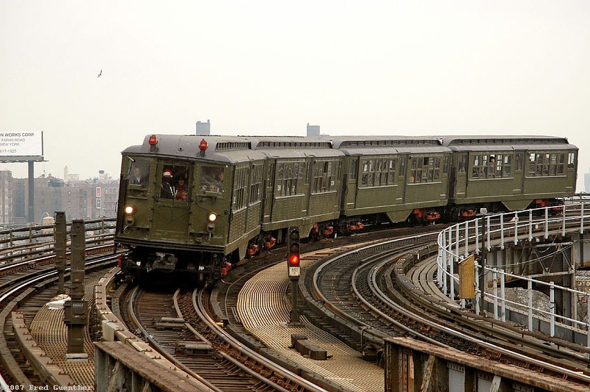 Photo of Lo-V Train Bronx NYC
