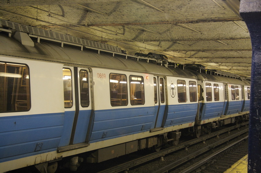 Photo of MBTA Blue Line Train at State Street