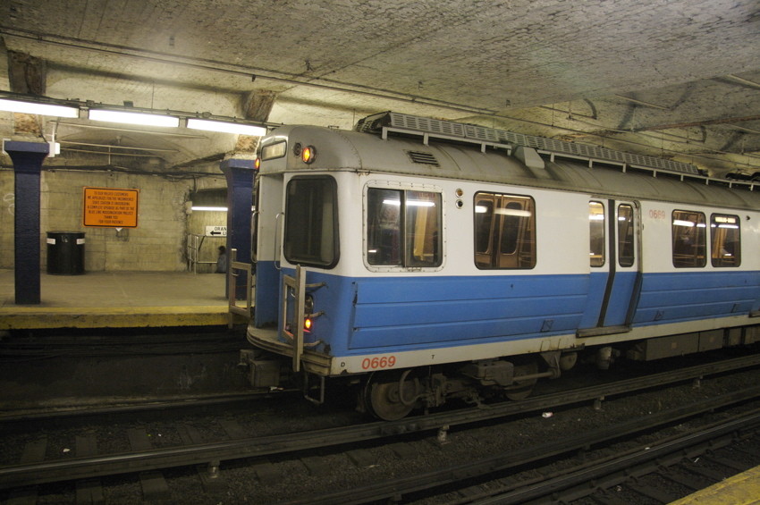 Photo of MBTA Blue Line Train at State Street