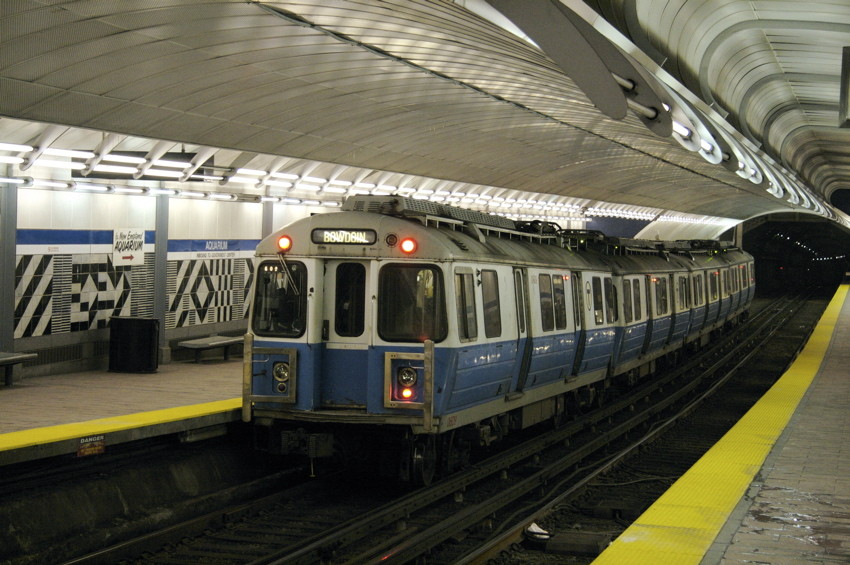 Photo of MBTA Blue Line Train @ Aquarium, heading for Government Center