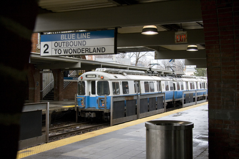 Photo of MBTA Blue Line Train @ Wood Island