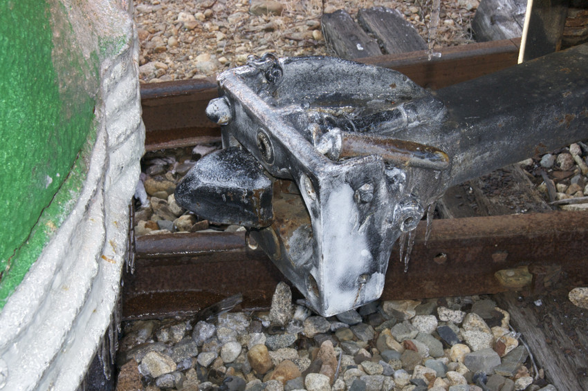 Photo of 5138s coupler is coated in ice