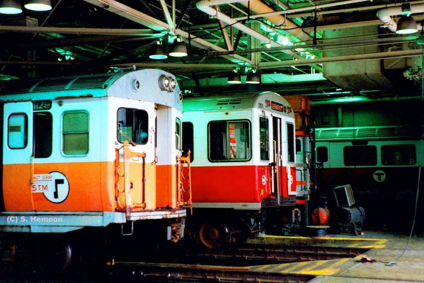 Photo of Orange Line 1100s in work service on the Red Line