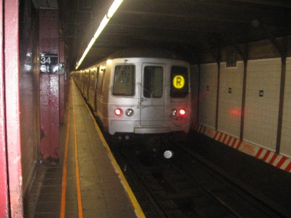 Photo of Southbound R Train