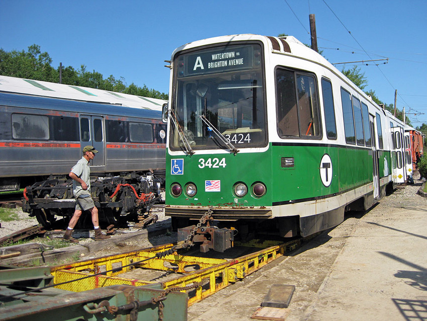 Photo of MBTA SLRV 3424 Is Unloaded at the Seashore Trolley Museum