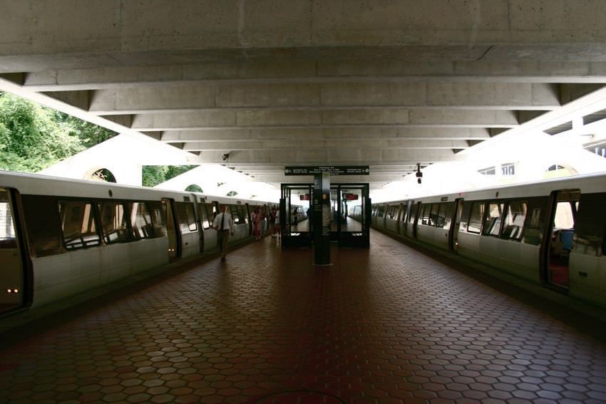 Photo of WMATA Metrorail Huntington Station