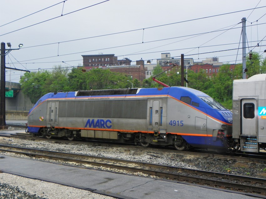 Photo of MARC 4915 in Baltimore, MD.