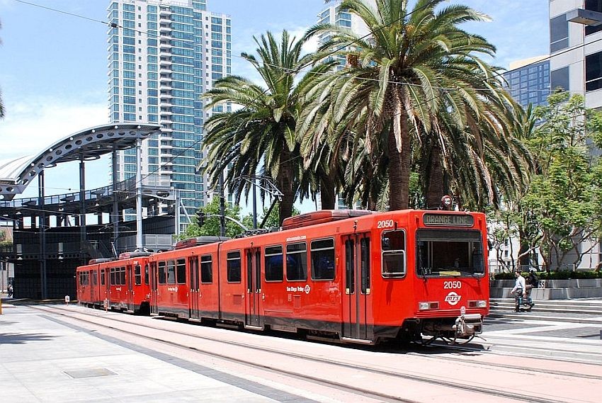 Photo of San Diego trolley leaving America Plaza