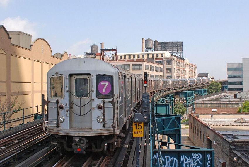 Photo of 7 Train @ 45th & Courthouse