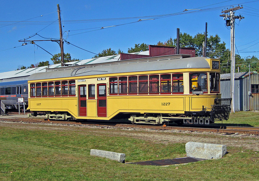 Photo of Cleveland Ry. 1227 - Seashore Trolley Museum