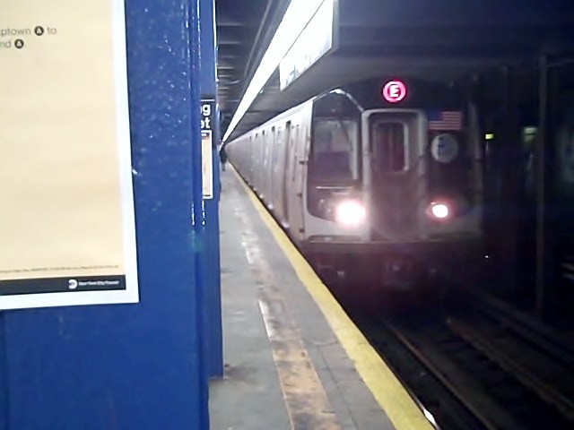 Photo of E Train at Spring Street Station