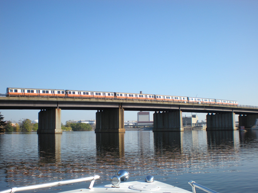 Photo of MBTA Orange Line over the Mystic River