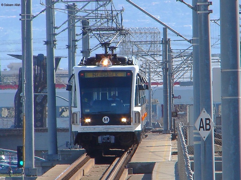 Photo of LACMTA Green Line light rail system