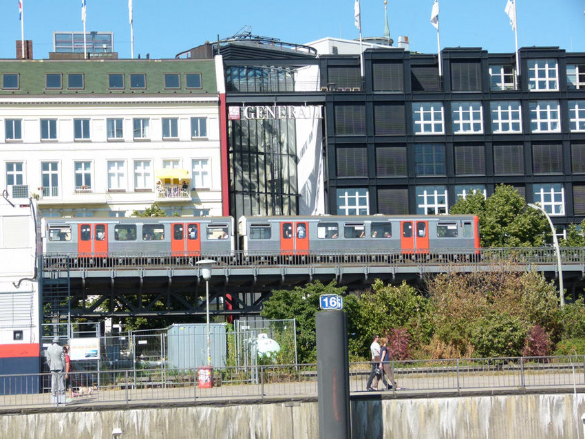 Photo of U-Bahn action