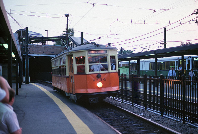 Photo of 1986 NRHS RRE NMRA Convention night-time trolley trip