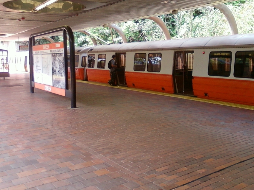 Photo of MBTA Orange Line train at Green Street station